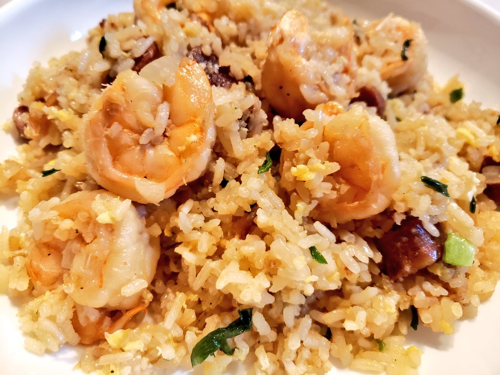 Shrimp fried rice with Chinese style sausage.  It's simply delicious! 😋 #homecooking