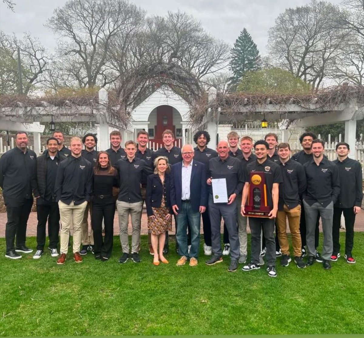 @GovTimWalz Thanks for having the Champions at your home today! #MavFam