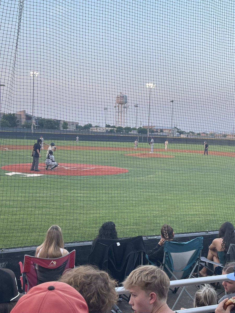 @HendricksonBB vs @BaseballElgin #FridayNightBaseball