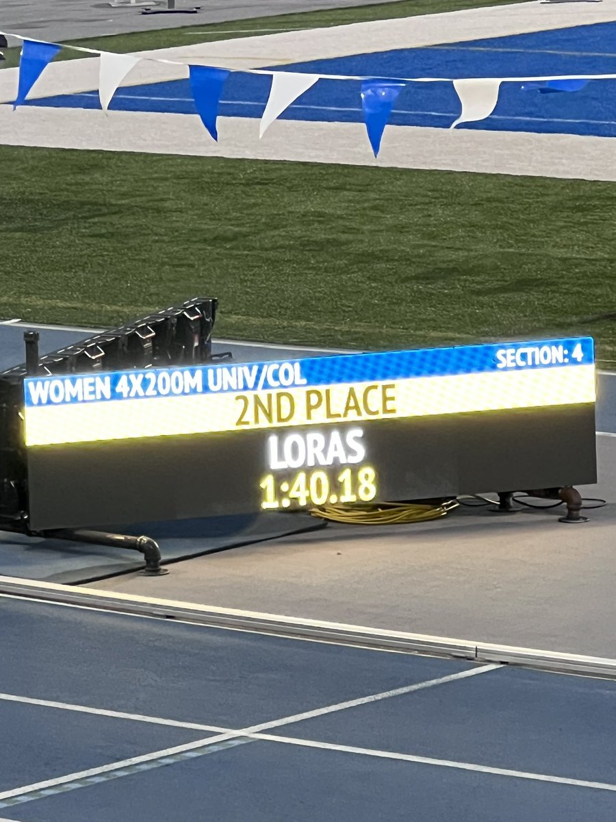 School record &amp; #2 all-time in D3 for the 4x200m relay!! Emma Seipel / <a href="/alyssapfadenha2/">alyssa pfadenhauer</a> / <a href="/KellyKohlhof/">Kelly Kohlhof</a> / <a href="/harmony_creasy/">Harmony Creasy</a> #GoDuhawks