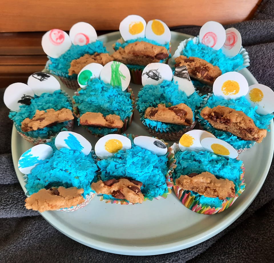 Decorated vegan cupcakes with my four-year-old grandson for his dairy-free, Sesame Street-loving brother's second birthday. Don't think I need to worry about copyright infringement. 🤣 #cookiemonster