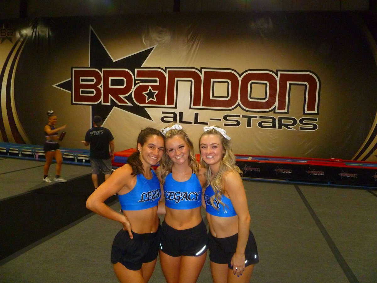 Julianat15_'s tweet photo. Happy Worlds Eve!!🌎💙
#legacy #balegacy #legday https://t.co/9BemYKOZEL