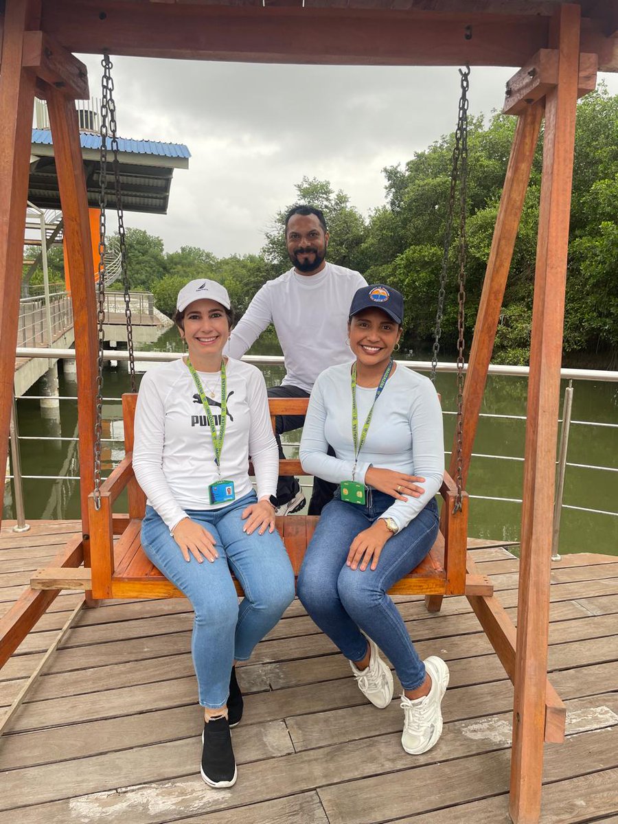 Y hoy estuvimos en una segunda salida de campo con nuestros estudiantes de <a href="/IngMarinoCoster/">Ingeniería Marino-Costera</a> #CiénagaGrande #asentamientos #palafíticos