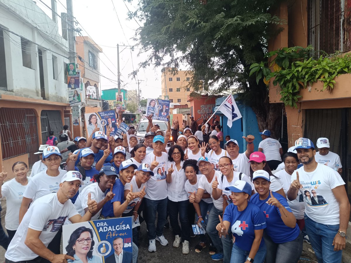 Gracias por su apoyo, juntos somos un equipo de ganadores. #VolveremosAGanar
<a href="/JulioCruzP/">Julio Cruz Pichardo</a> <a href="/luisabinader/">Luis Abinader</a> <a href="/Julissacruz/">Julissa Cruz</a> <a href="/PRM_Oficial/">PRM</a> <a href="/JosePaliza/">Jose Paliza</a>