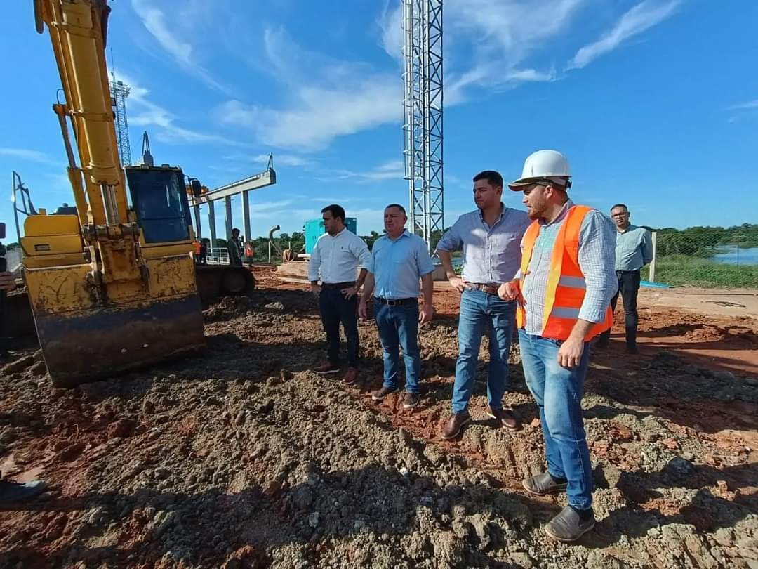 Victor Hugo Forneron (@victorhforneron) on Twitter photo Junto al Vicepresidente <a href="/AllianaPedro/">Pedro Alliana</a>, el Director de la Entidad Binacional Yacyretá <a href="/Luisbenitez_py/">Luis Benítez</a> y la Diputada Nacional Fabiana Souto, verificamos el estado de la estación de bombeo de Yataity, que es una pieza fundamental para el drenaje de las aguas.
#UnFuturoMejor🇵🇾🇭🇺 Junto al Vicepresidente <a href="/AllianaPedro/">Pedro Alliana</a>, el Director de la Entidad Binacional Yacyretá <a href="/Luisbenitez_py/">Luis Benítez</a> y la Diputada Nacional Fabiana Souto, verificamos el estado de la estación de bombeo de Yataity, que es una pieza fundamental para el drenaje de las aguas.
#UnFuturoMejor🇵🇾🇭🇺