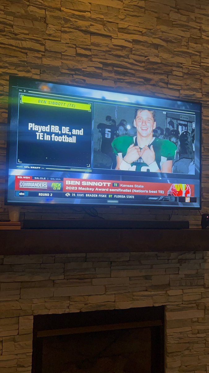 ColumbusSailors's tweet image. CONGRATS TO OUR OWN BEN SINNOTT! 2nd round pick by the Washington Commanders! @CVCS_Waterloo @CBUS_Activities @CVCS_CHSAlumni @CoachDruRob @cbussailors