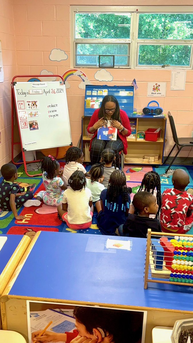 Reading to children is one of my favorite things to do. The kids were so much fun and gave me lots of hugs!! We read @KingJames #IPromise book and they promised to be good, listen, and respect each other!! 

#District5 #OrlandoCityCommission #ChampionForThePeople #ShanRose