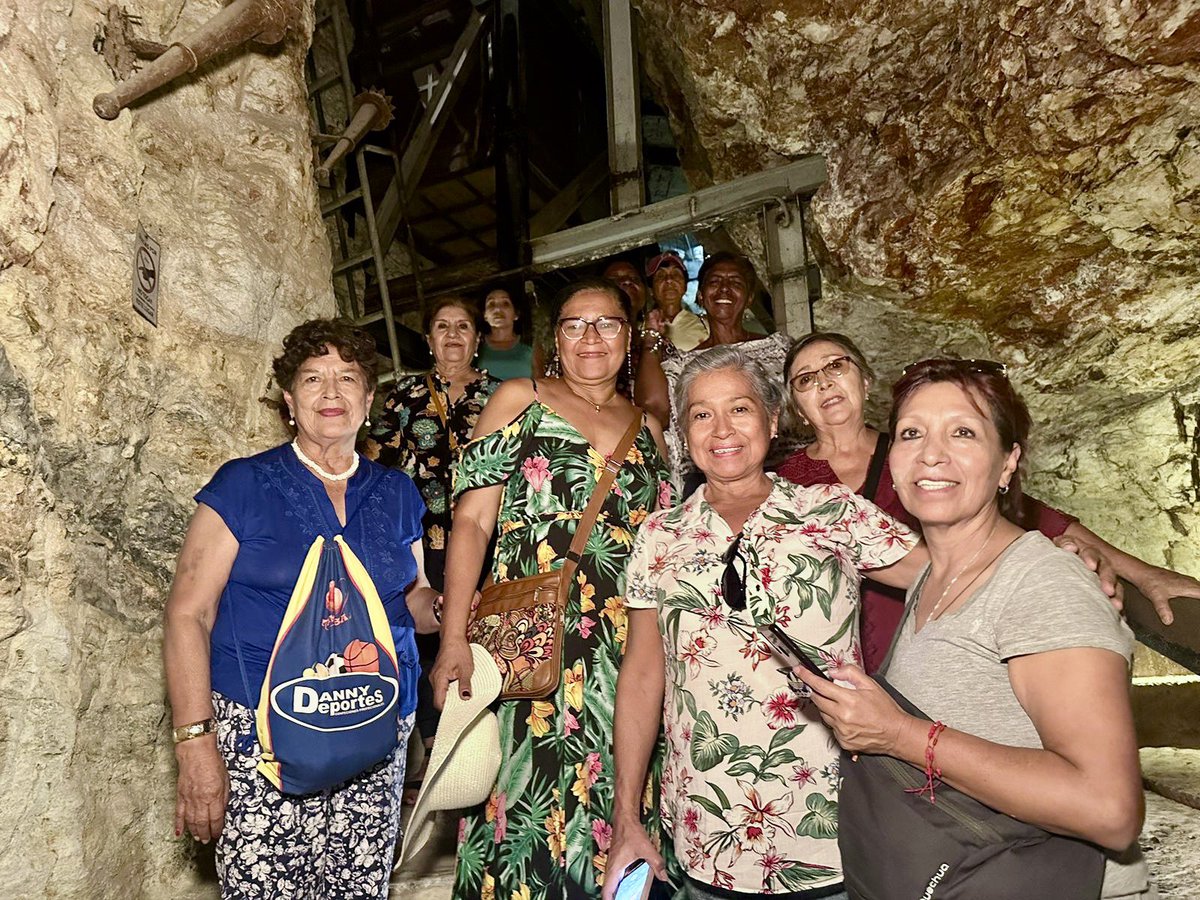 ¡Bienvenidas a Taxco!

¡Un grupo de mujeres de #Ecuador, atendido por la agencia Paconocer Mexico, visitó nuestro bello pueblo mágico para vivir experiencias inolvidables! 

Agradecemos su visita y les deseamos una increíble estancia en #Guerrero, el #HogarDelSol ☀️