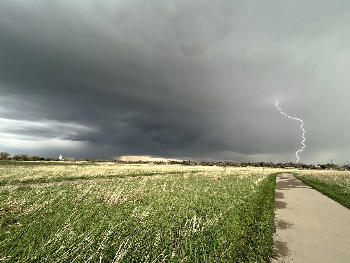 Severe thunderstorm warning is about to wrap for Lakewood, but still huge lightning and thunder here. Shot is from Crown Hill Park. #COwx