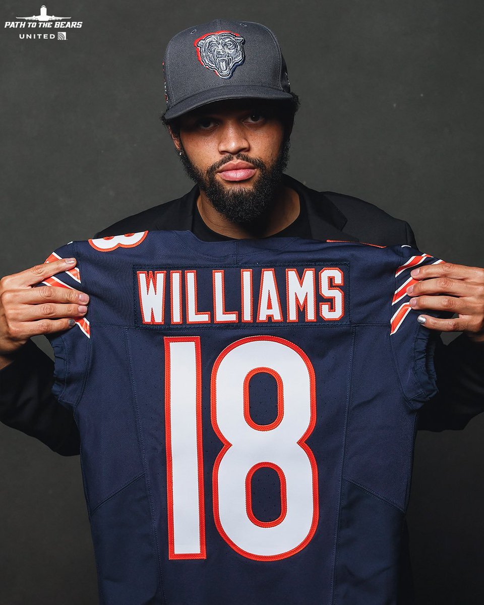 Caleb Williams rocking the #18 🤧 (📸 @ChicagoBears)