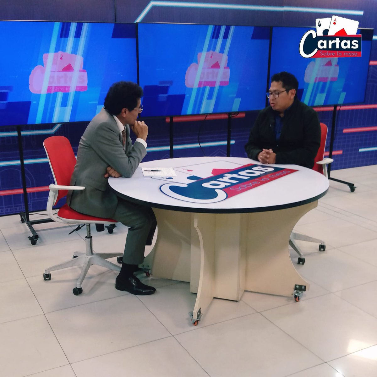 cartas_mesa's tweet image. Rafael Soto Frias: &quot;La pandemia hizo que se regulen mas las regalías y derechos de autor&quot;.
Hablamos del día de la propiedad intelectual y lo importante de hacer los registros de marcas en SENAPI.

@SenapiBol
#PropiedadIntelectual #SENAPI #CartasSobreLaMesa #CartasTVU #tvuumsalp