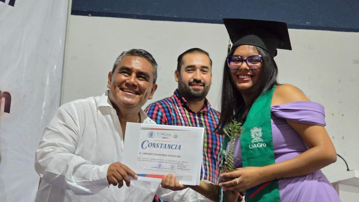 La Dra. @ameribautista  acudió a la Ceremonia de Clausura de la Generación 2019-2024, de la Facultad de Ciencias Ambientales de la @UAGro_MX , que dirige el Dr. @JavSaldana.

¡Muchas felicidades!
#ElFuturoEsAhora