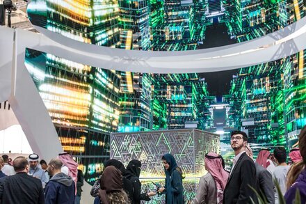 ‘To the Future’: Saudi Arabia Spends Big to Become an A.I. Superpower | Adam Satariano and Paul Mozur 🔌 #tech nytimes.com/2024/04/25/tec…