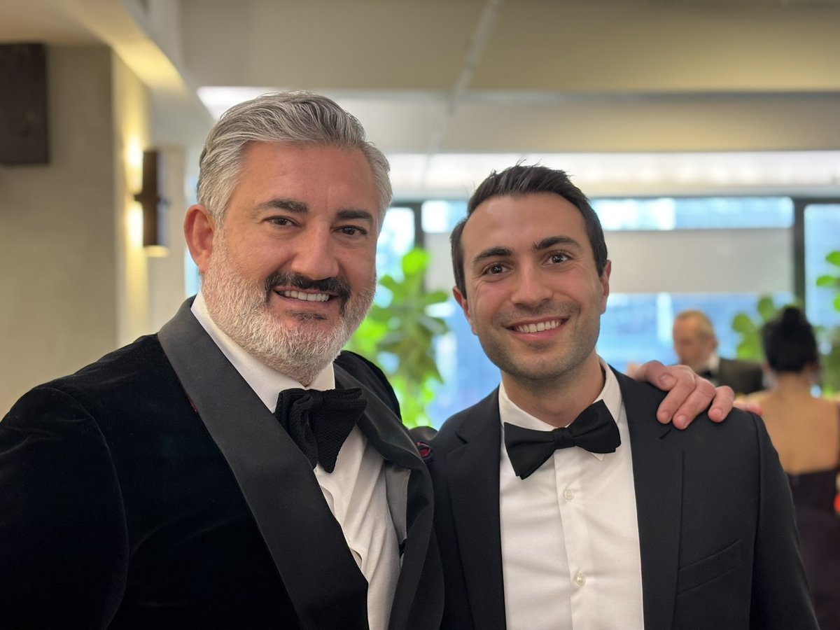 Jasonteva's tweet image. We read it every day

They provide us with the best &amp;amp; most accurate Real Estate news

Pleasure to finally meet @mrkorangy and tour The Real Deal’s HQ

Thank you for hosting 🙏