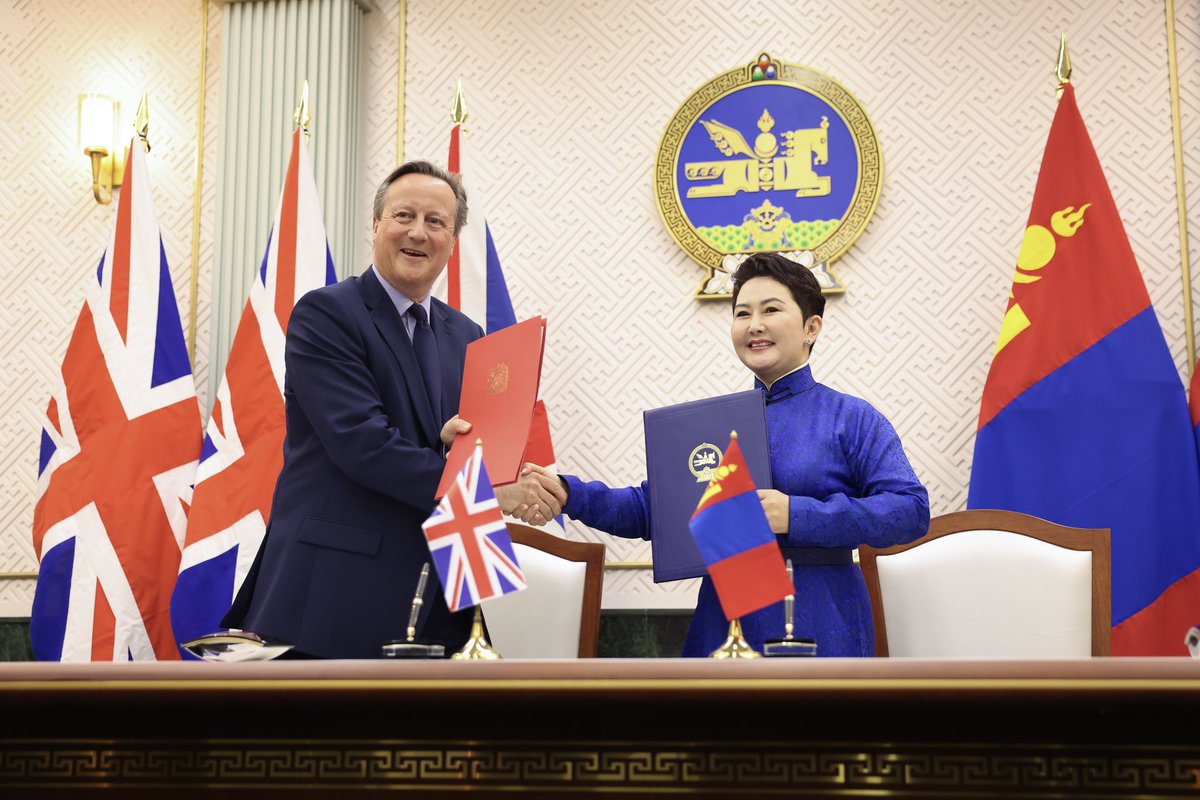FionaBlythUK's tweet photo. The partnership between 🇬🇧 &amp; 🇲🇳 is based on shared values &amp; common goals.

The depth of our relationship was evident when Foreign Secretary @David_Cameron was warmly hosted by Foreign Minister @BattsetsegBatm2 

We have much to do together in this exciting next chapter.

🇬🇧🤝🇲🇳 https://t.co/c0FIscD4Cd