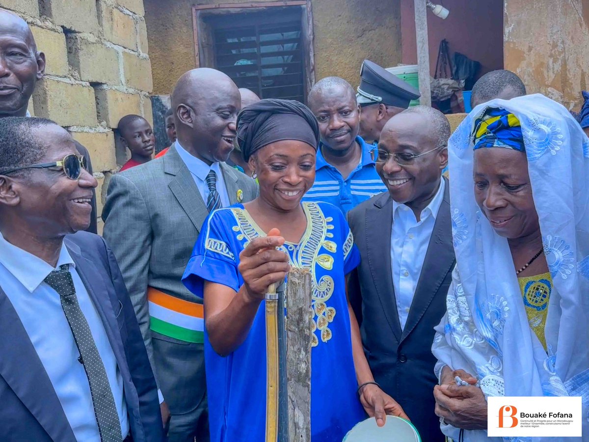 À Grand Lahou, l'eau potable coule  ! J'ai visité des ménages aujourd'hui pour ouvrir des robinets et constater de visu l'efficacité de notre distribution. #GrandLahou #EauPotable #Progrès