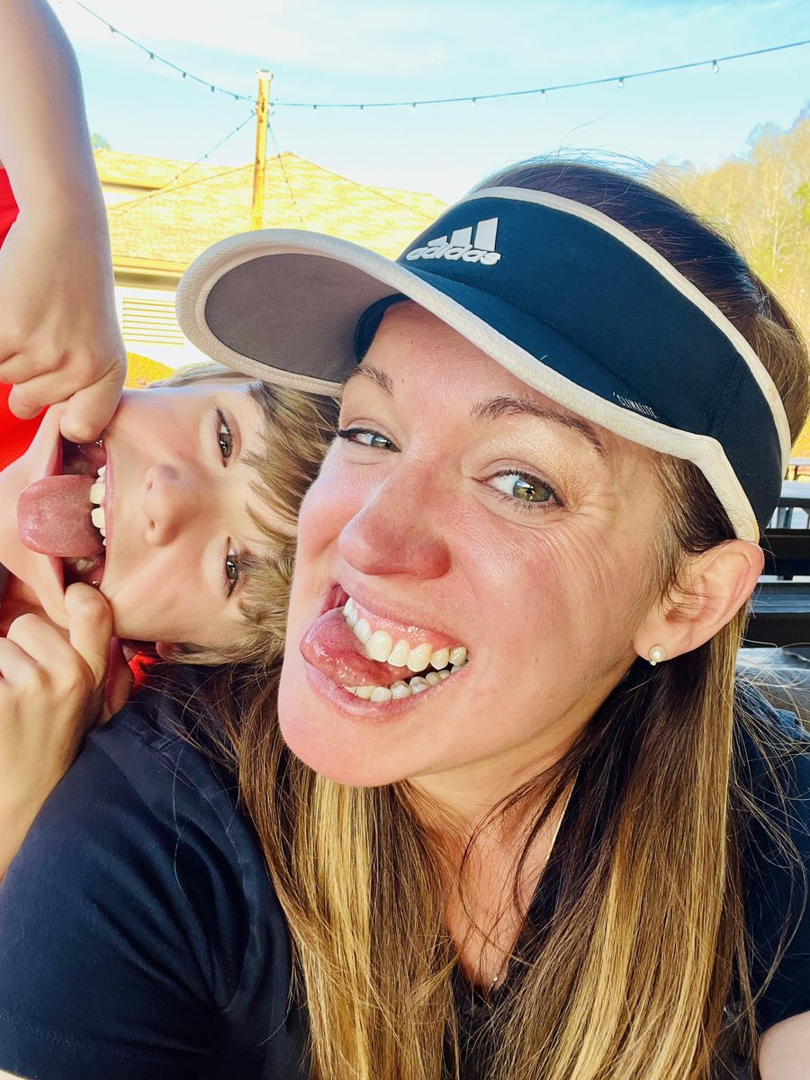 Nonprofit_PhD's tweet photo. Hubs broke some ribs this week = I get extra snuggle time with my babies (bc he can’t lift them for a while). Work life balance has a way of smacking you in the chest, right when you need it ❤️
#AcademicMama https://t.co/BwMC208BFq
