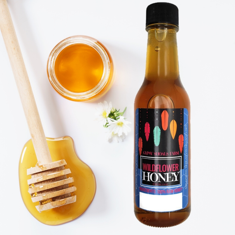 Foodies in the house? 🐝🍯 Our #wildflower #honey is 100% pure, raw and unfiltered #alabama honey. 5-star reviews across the board! Buy here: l8r.it/Okx9 🐝🍯 #gourmethoney #rawhoney #infusedhoney #honeybees #savethebees #gypsyshoalsfarm #foodie #honeyforsale #bees