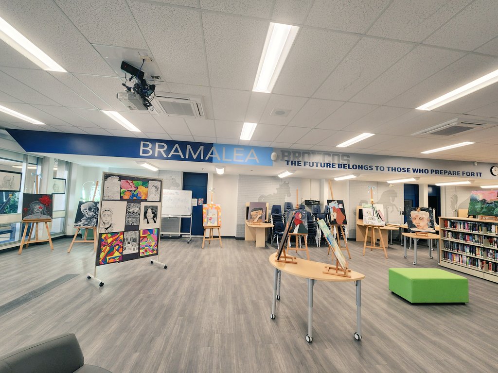 Thrilled to showcase the incredible talent of Bramalea students at our first art gallery show! From paintings to sculptures, their creativity knows no bounds. A testament to the power of arts education in shaping young minds. #peelproud #ArtsEducation @Bramalea_SS @pdsbarts