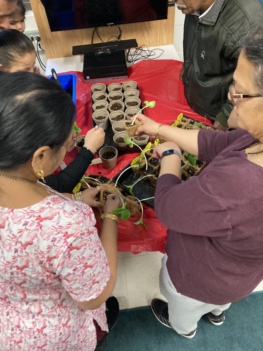 InstrucTony's tweet photo. LEIP Visit: Connecting community through gardening @stanleymillsps https://t.co/yg2OHYvq1H