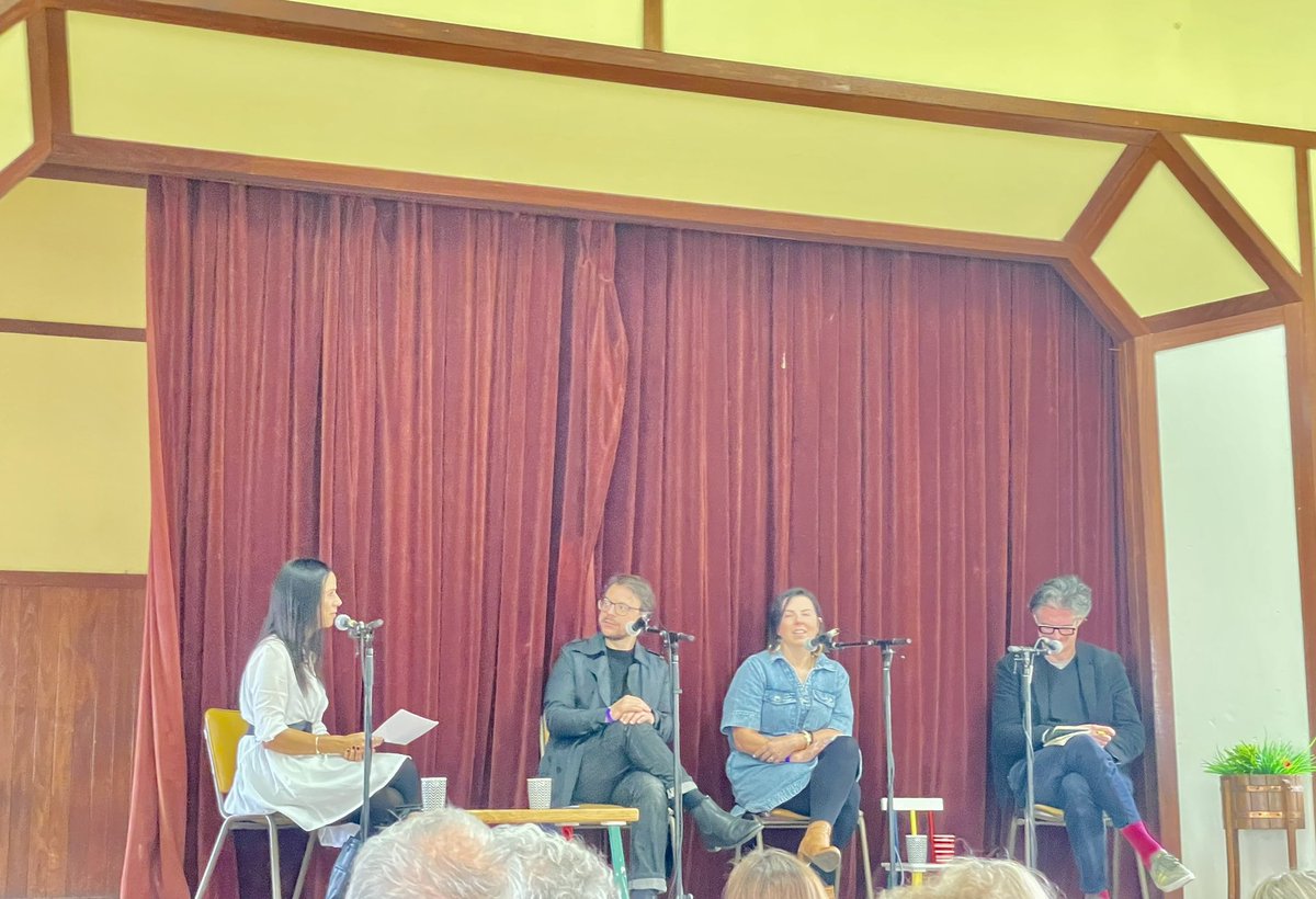 Excellent session @SorrentoWritFes with wise words and practical advice about getting published from @katemildenhall @liampieper Ben Ball with @Irma_Gold