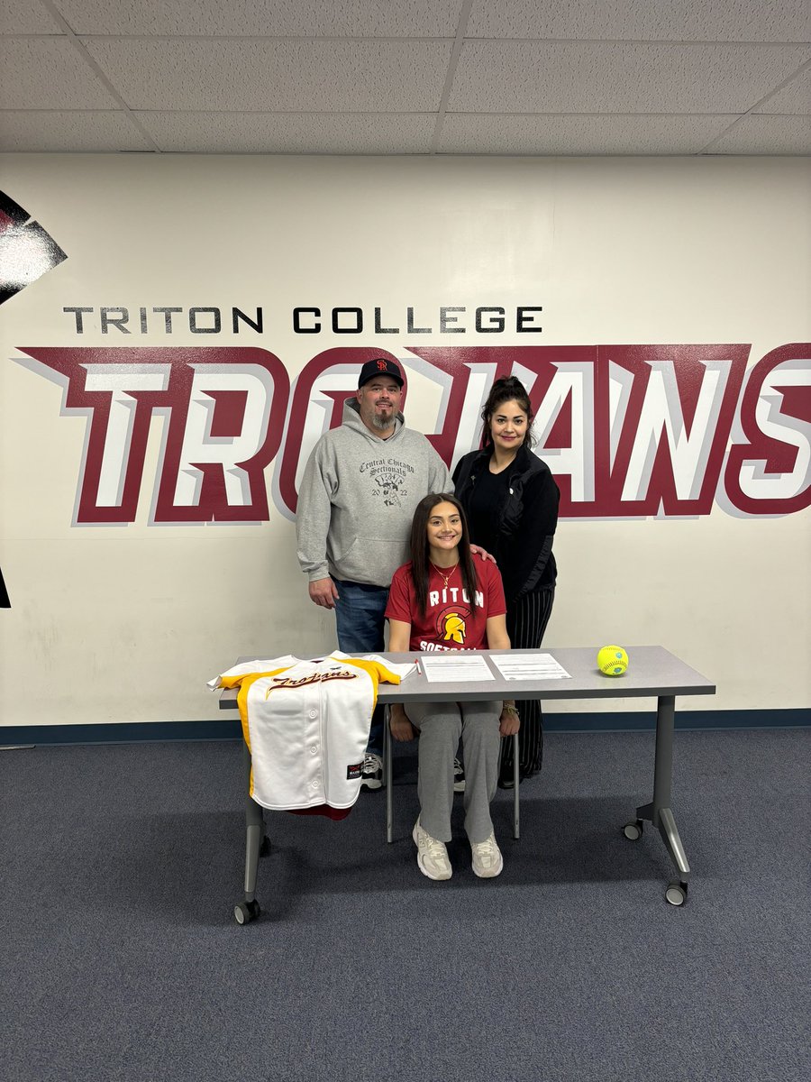 Welcome Autumn Kelleher to The Trojan Softball Family. We also Gained a new fan Parker your Nephew. We are excited to have you Join us. 12-20-7 Love the Game.❤️🖤❤️