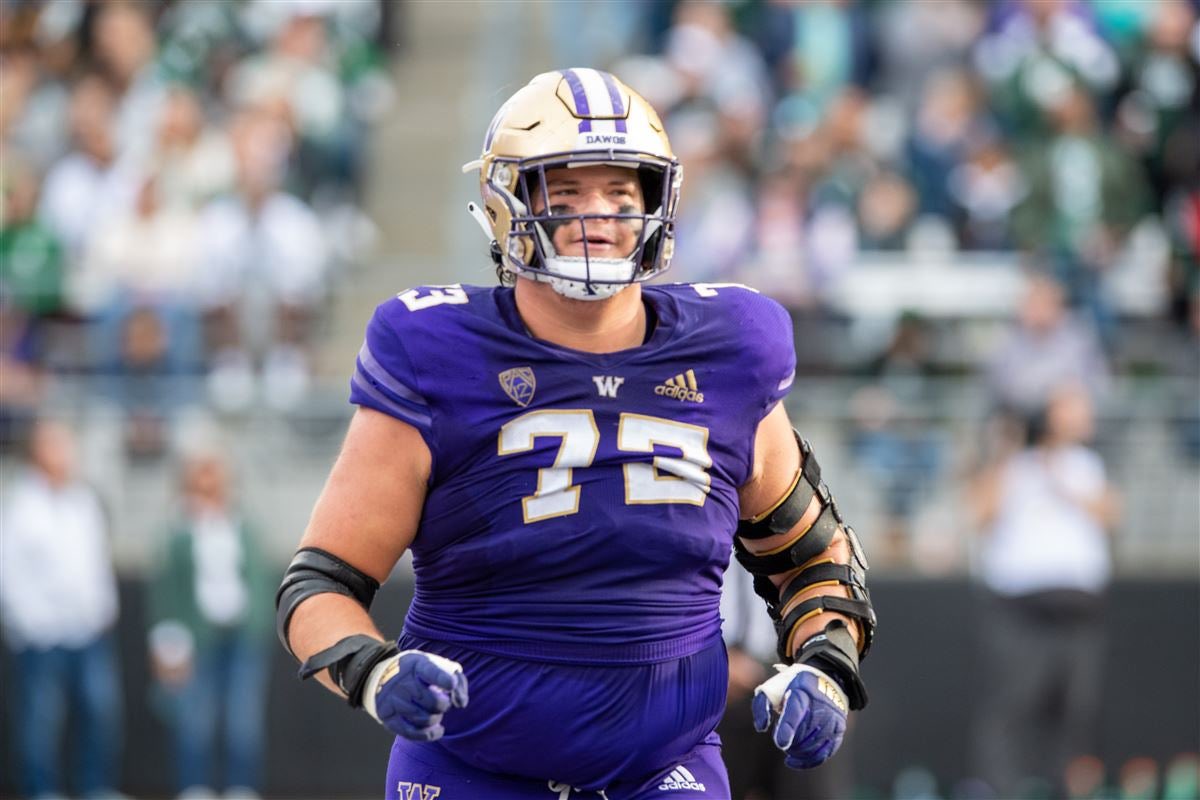 Lamar Jackson has a new protector on the offensive line. Day 1 starting RT😈