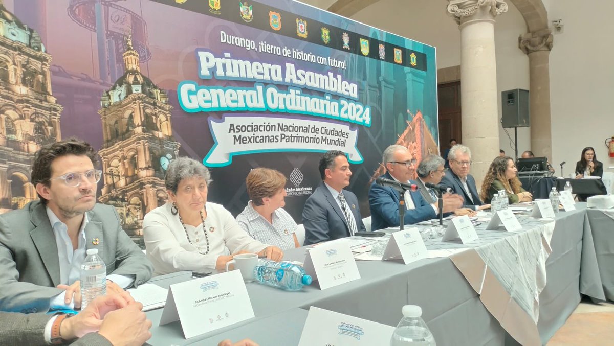 🏛️¡Que el patrimonio cultural de las ciudades contribuya al desarrollo sostenible! Siguiendo la #Agenda2030 y la Nueva Agenda Urbana, Nuestro Representante, Andrés Morales, y el Coord. Residente de @ONUMX, @pgrohmann, se sumaron a la 1a Asamblea de @CPatrimonioMX, en Durango…🧵