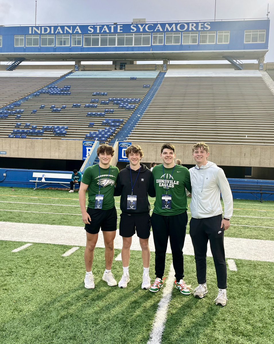Had a great time at @IndianaStateFB this afternoon! Enjoyed watching the practice and the team compete! Looking forward to coming back this summer! @CoachTurnquist @Coach_Cush @JoelJanak @ZionsvilleFB @CmalryMallory @COACHCOFFER @AndrewBementISU @xfactorQB @Zacharytrent_…