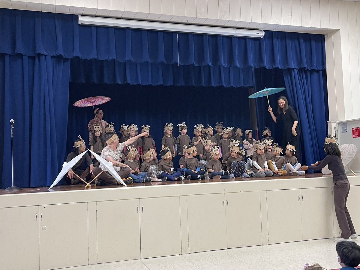 This morning I enjoyed the Barron Park TK-2 Talent Show. These are the TK “ant” classes who marched in one by one. This show made my entire year. All the performers were fantastic @barronparkbees @PaloAltoUnified