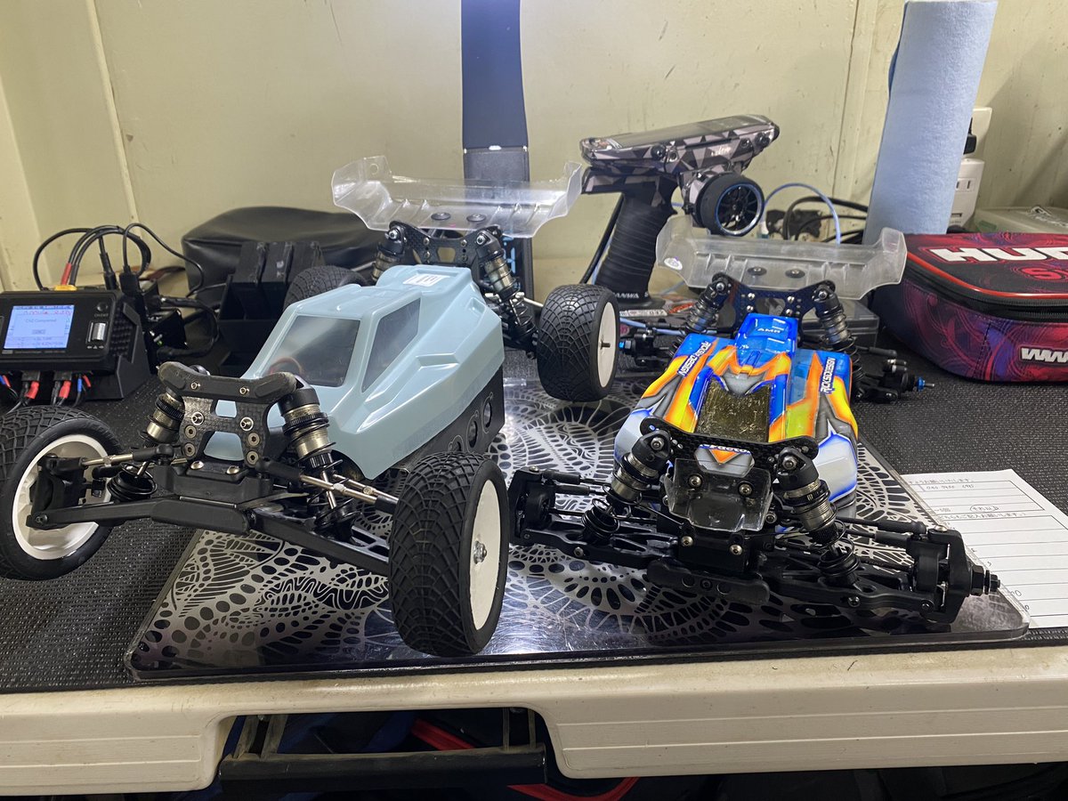 syoya1633's tweet image. チャンプスタジアムに到着しました(*^^*)
12時から練習走行が始まります☺️
楽しみたいと思います😊

XRAY
#RCmaniax
#CENTRARLRC
#RICKSIDEDESIGN
#SANWA
#Tfactory_RC