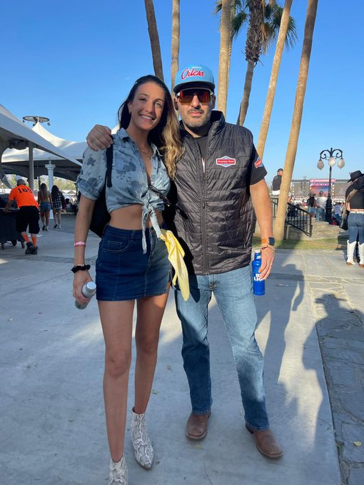 Stagecoach.   The things I do for @reneeshahidi. https://t.co/VxNcaQp6Bm<a class="tags" target="_blank" title="On Twitter" href="/?out=eyJ0eXAiOiJKV1QiLCJhbGciOiJIUzUxMiJ9.eyJpYXQiOjE3MTk1NzE0OTgsImlzcyI6InR3cG9ybnN0YXJzLmNvbSIsIm5iZiI6MTcxOTU3MTQ5OCwiZXhwIjoxNzUxMTA3NDk4LCJyZWRpcmVjdF91cmwiOiJodHRwczovL3R3aXR0ZXIuY29tL3JlbmVlc2hhaGlkaSJ9.WVfDV5j8xAeVZ3qH2PRDPrqyMvwJRuo5-ELY3ten6xsAO39w7hxTjHyHEbuD9rhOfrVU3phF30CSvoA3x4Vf2Q">@reneeshahidi</a>