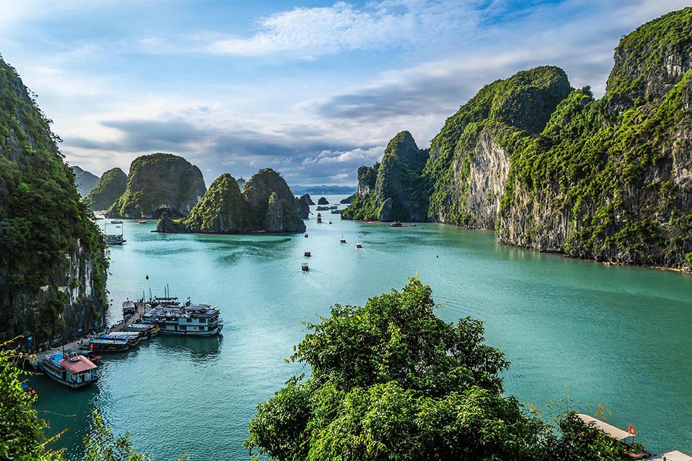 Vietnam & Cambodia 10 days holidays exploring the most highlighted destinations in 2 countries including Hanoi, Halong Bay, Ho Chi Minh City, Mekong Delta and Siem Reap. Find detailed itinerary here
bonzertour.com/tours/vietnam-…
#vietnamtravel #cambodiatravel #bonzerTOUR #travelingram