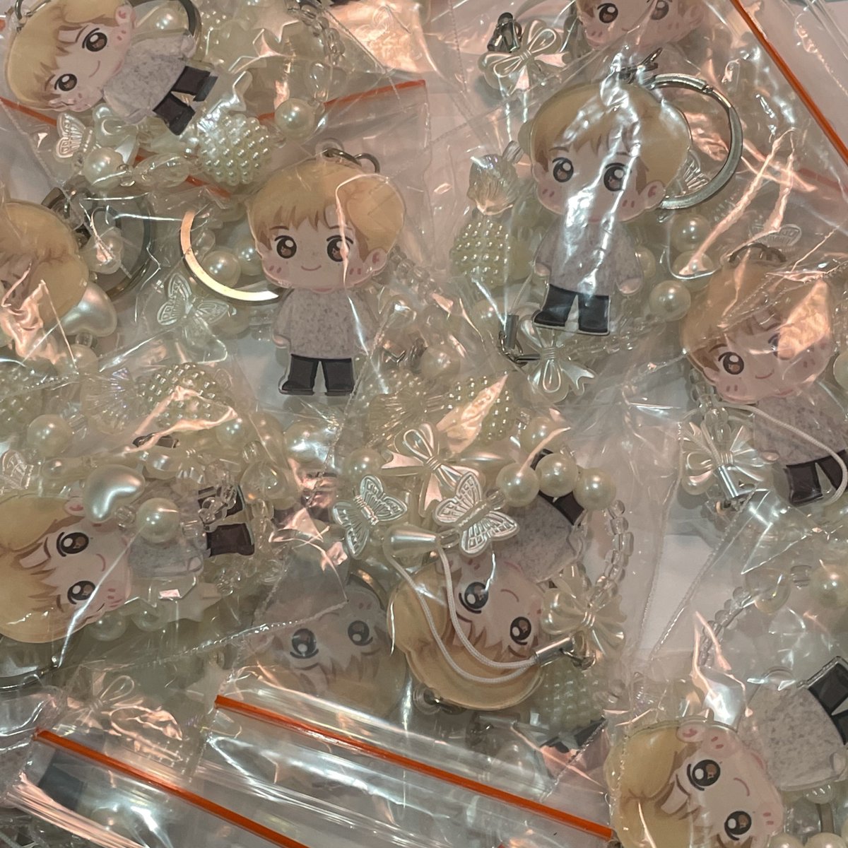 jwesung's tweet photo. I'll bring this smol pp 🤏keychain for today's event 🥺❣️

#glitzdinary_pp #freebiessupport @BKPPFanUnionINA https://t.co/7gdzUlpFKr