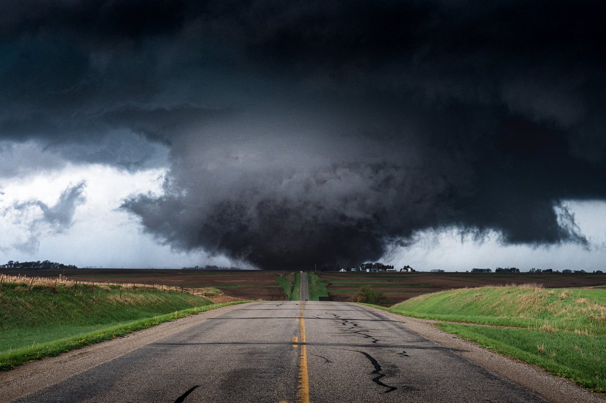 Monster. Here's the #tornado from earlier south of Tennant, IA. #iawx #wxtwitter