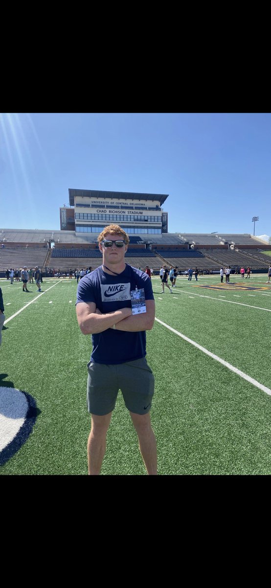 Had a great time at UCOs Jr day! Thanks coach @CoachDDudley for the invite. @ucobronchofb @AdamDorrel @Coach_Curlee @Pbriningstool