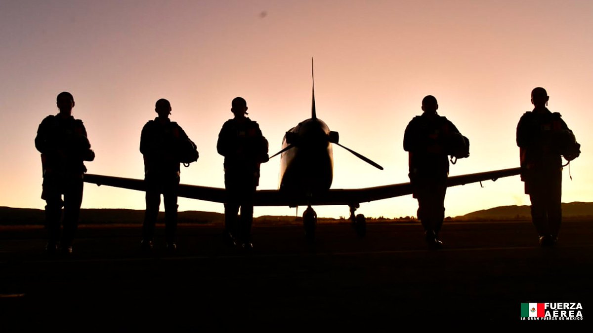 “En la tierra y en el cielo, siempre venceremos, nunca moriremos, más alto siempre volaremos”.

Como #Pilotos de la #FuerzaAéreaMx, nuestra preparación física, mental y profesional en el #ColegioDelAire nos ha inculcado un compromiso inquebrantable, nuestro adiestramiento nos ha…