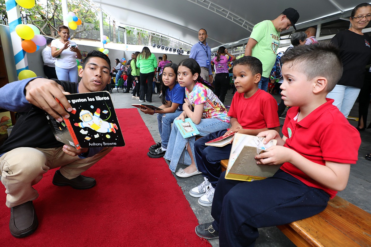 Hermosa celebración del Día Internacional del Libro Infantil y Juvenil, por parte del Tribunal Supremo de Justicia realizando la Feria del Libro Infantil CEIA-TSJ  2024.

#IgualdadYJusticiaSocial
#26Abr #Oriele 🇻🇪