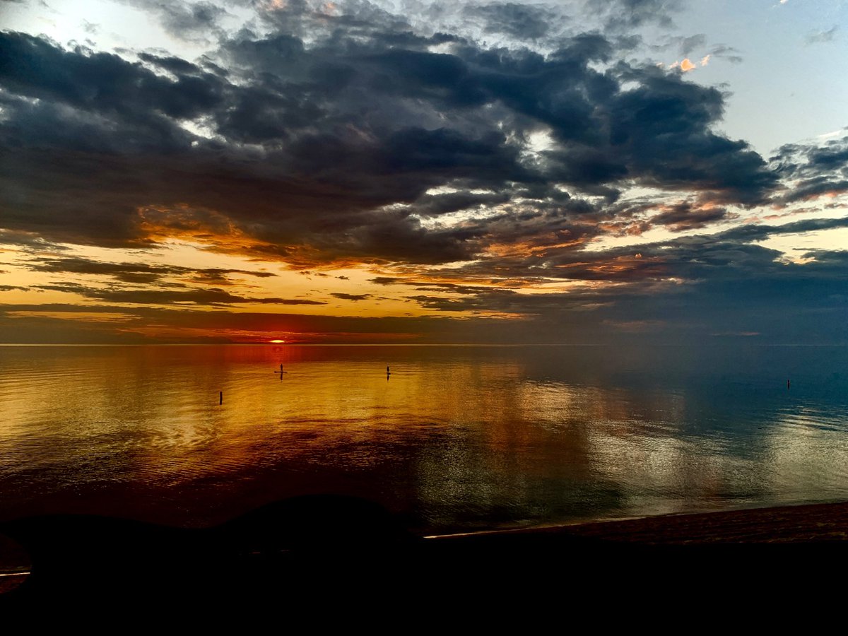 Sunset speaks

#MyPhoto