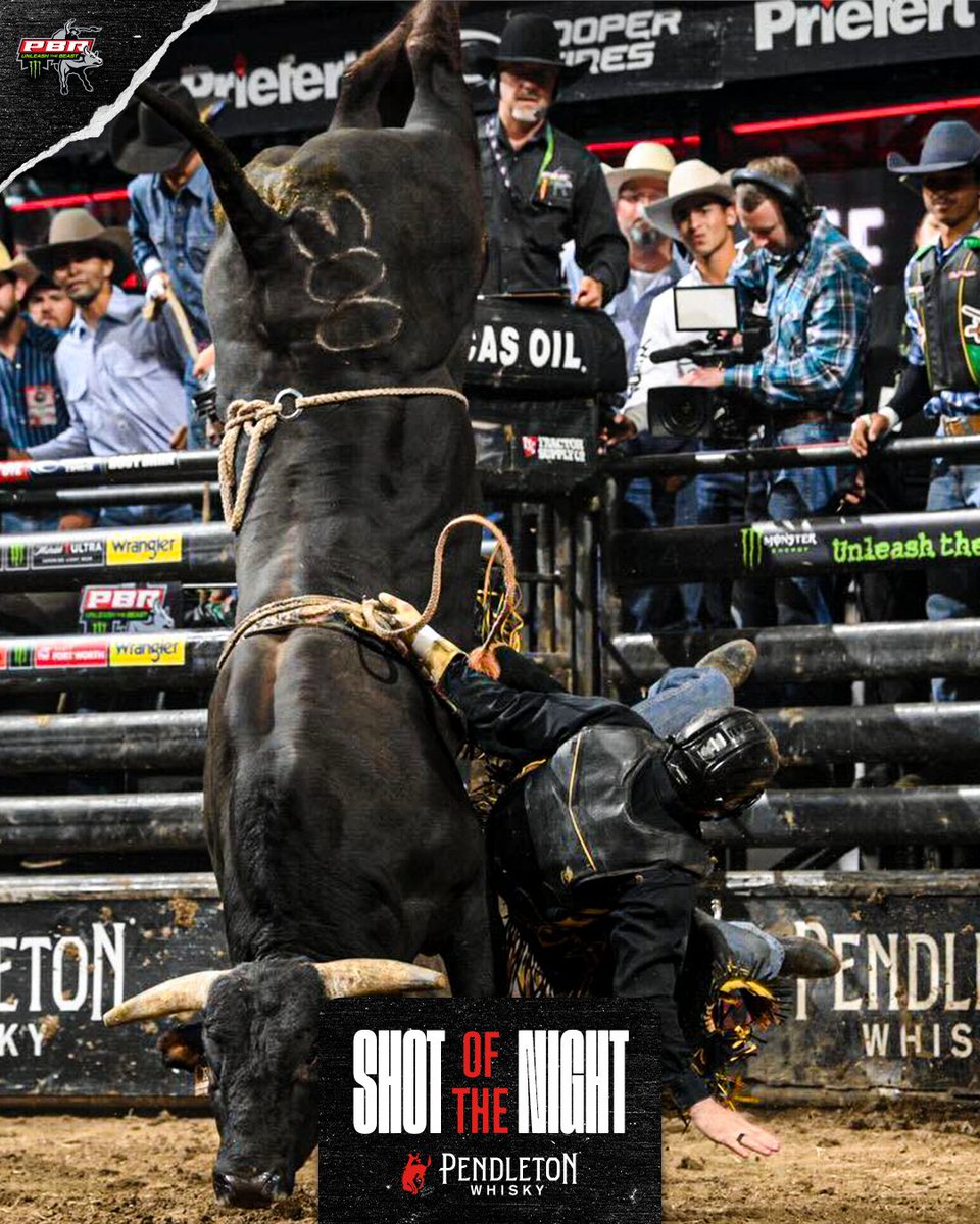 The bulls are turning the last event of the regular season into a battlefield for the world's top bull riders. (@PendletonWhisky)