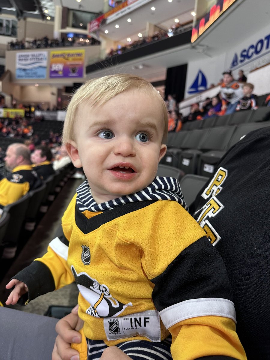 Pens fans rn

#LVvsWBS | #OurValleyOurHome