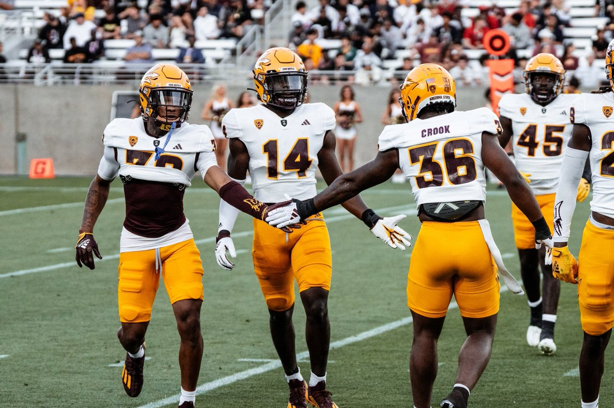 ASUFootball's tweet photo. Spring Ballin Devs ๐ฑ๐
#ForksUp /// #SpringSparks https://t.co/7xlTHmabuP