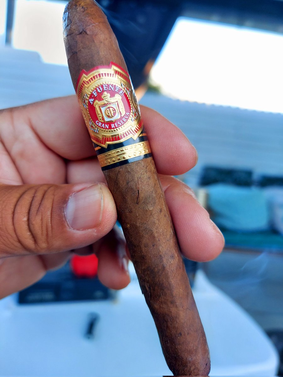 After Dinner Mint 🍬🍬🍬🍬🍬 is a @AFuenteCigars Hemingway Signature Perfecto #Cameroon 😋 on this #FuenteFriday 💥💫💢💯💥💫💢💯💥💫💢💯💥💫💢💯💥💫💢💯💥💫💢💯💥💫💢💯💥💫💢💯💥💫💢💯
