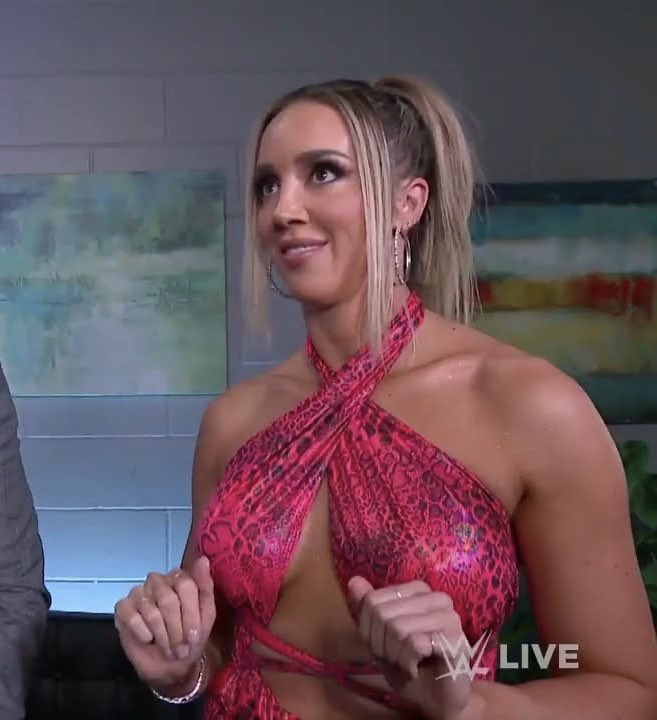Kiana James & Chelsea Green on the same brand together …. the things they could accomplish together 😍 #WWERAW #WWEDraft #SMACKDOWN