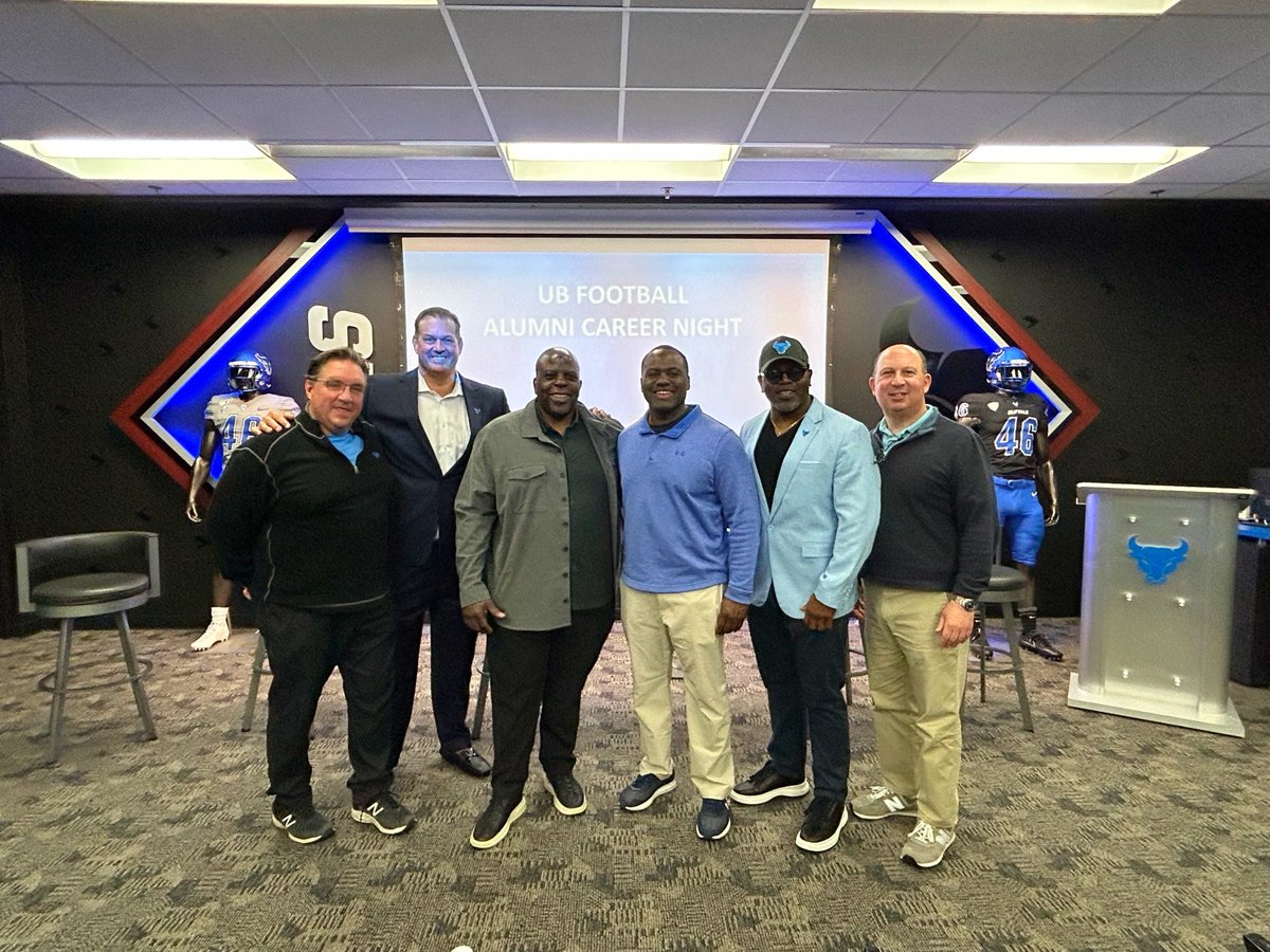 Got some valuable career advice tonight from some of our @UBFootball alumni.