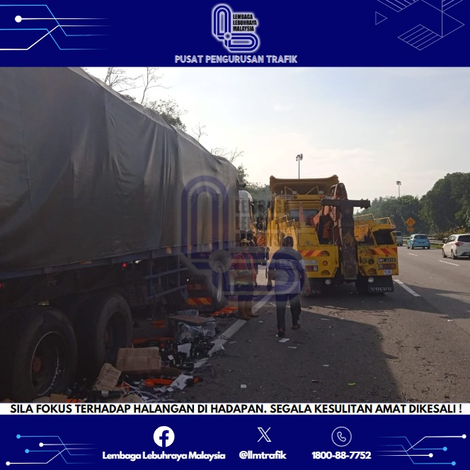 9.56am🔸 PLUS@E2:⚠️Kemalangan di KM 195.3 arah Selatan dari Ayer Keroh ke Jasin. ▶️Status terkini, lorong kiri masih terhalang. Kerja-kerja pembersihan sedang dilaksanakan. Trafik perlahan. Fokus dan berhati-hati memandu. Mohon maaf atas segala kesulitan.