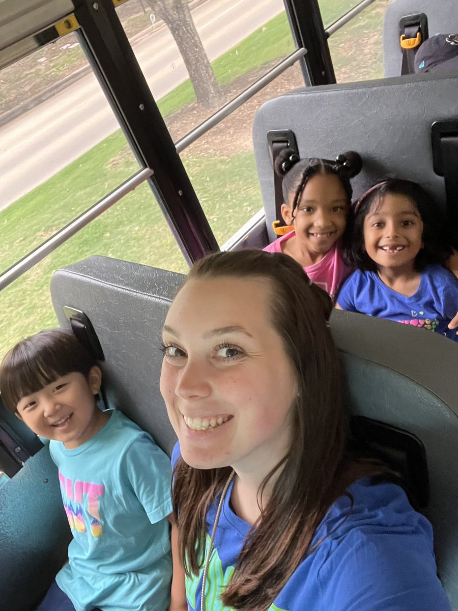 heymrstraugott's tweet photo. Field Trip fun! Thanks @blessingtonfarm for having us! #katyisd #twehowl #firstgrade #fieldtrip https://t.co/hOvsY85ZbF