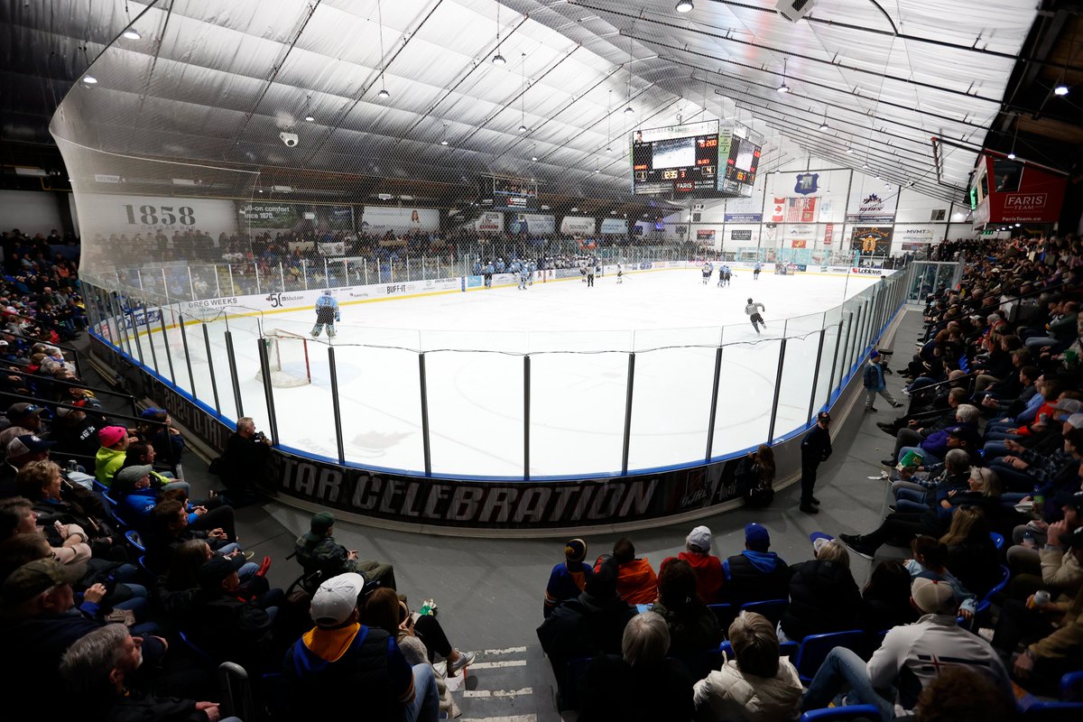 DOP stating tonight was the largest crowd of the year he has witnessed, incredible fan support from both teams. @CwoodBluesJrA @OJHLGoldenHawks @ojhlofficial @ojhlimages @cjhlhockey @OHAhockey1 @HockeyCanada #postseason #Bucklandcup #Championship #leagueofchoice #Nutrafarms