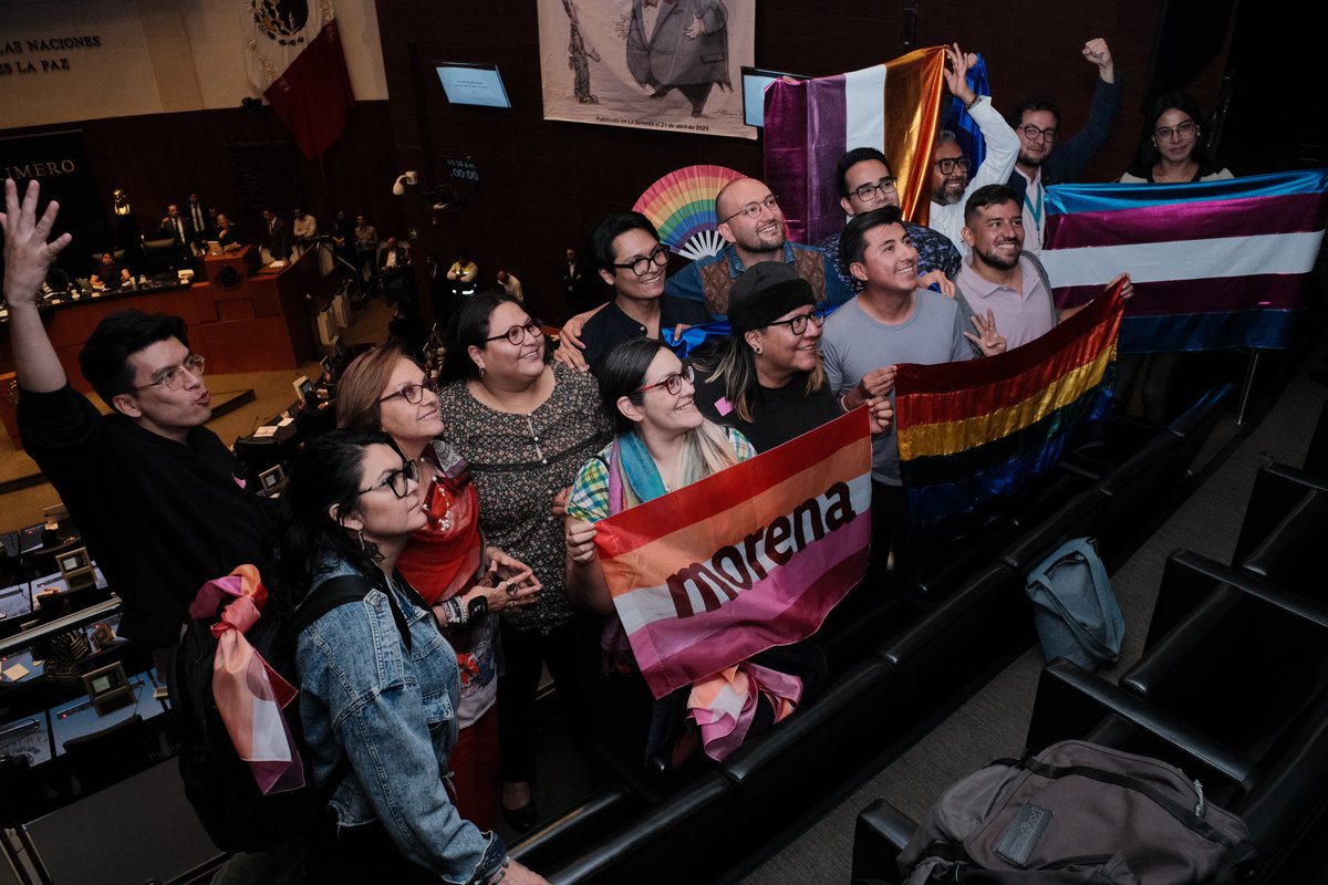 TemistoclesVR's tweet photo. Esta semana la diversidad sexual ha ganado batallas importantes por nuestros derechos. Conectamos y sumamos más voces a nuestra Nación de Orgullo y seguimos construyendo una CDMX incluyente para todas, todos y todes. 🏳️‍🌈🇲🇽🏳️‍⚧️

Te comparto algunas de mis actividades de esta semana:

- “Conversaciones por el Orgullo”, Campeche. 

- Conferencia de Prensa. Nación de Orgullo, Estado de México.

- Foro: “Diálogos sobre Vivienda en la Ciudad que Soñamos”, Ciudad de México.

- Prohibición de ECOSIG, ¡Nada Que Curar!, Senado de la República.

Sigamos #ConstruyendoConIgualdad