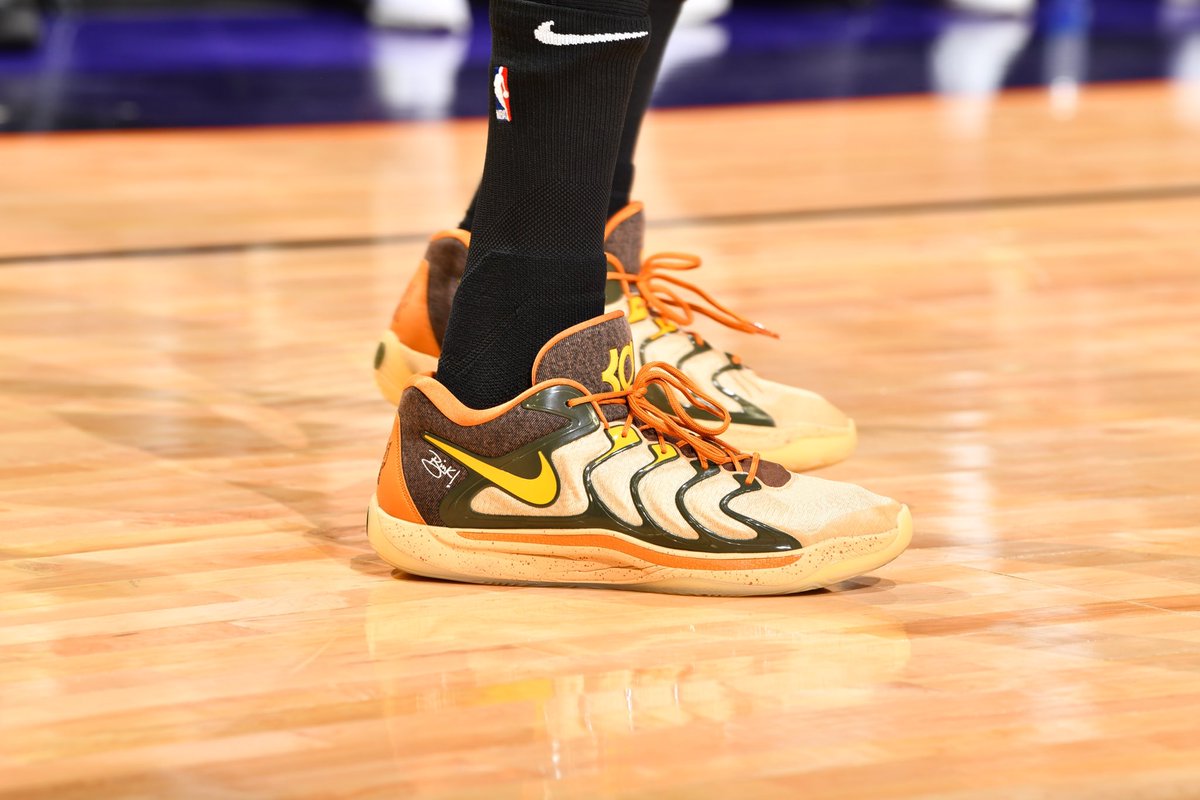 Complex Sneakers tweet media